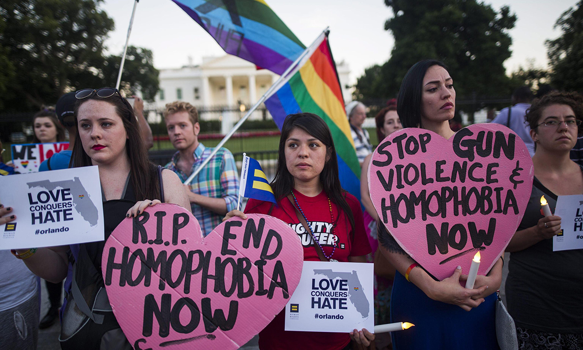 Strage al club gay di Orlando: il lutto nel mondo – Foto Strage al club gay di Orlando: il lutto nel mondo – Foto
