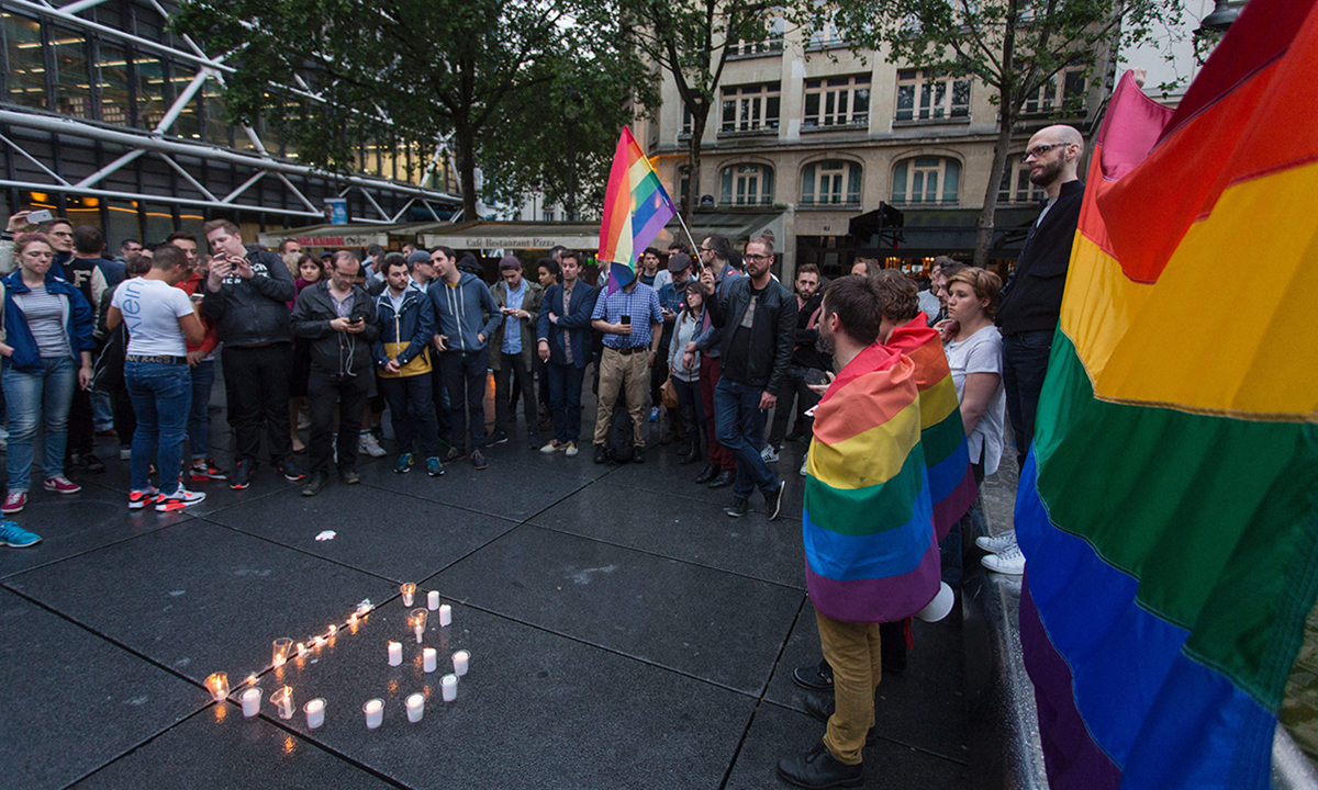 Strage al club gay di Orlando: il lutto nel mondo – Foto Strage al club gay di Orlando: il lutto nel mondo – Foto