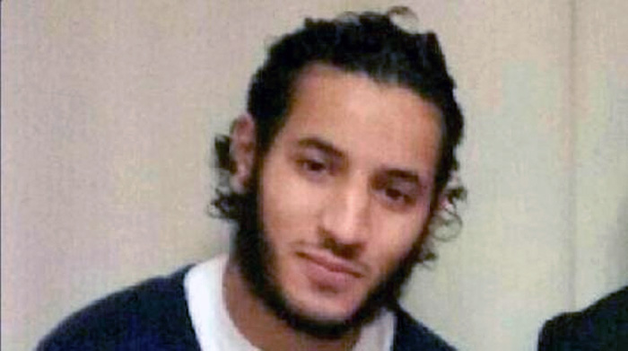 Chi è Larossi Abballa, il killer dei poliziotti francesi Chi è Larossi Abballa, il killer dei poliziotti francesi