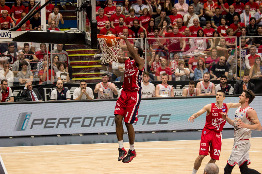 Basket: 27° scudetto per l’Olimpia Milano, il secondo griffato Armani Basket: 27° scudetto per l’Olimpia Milano, il secondo griffato Armani