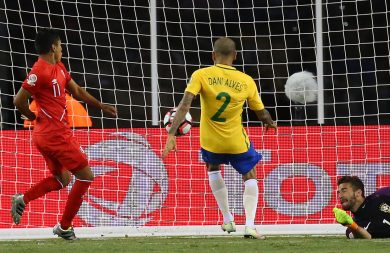 Copa America: la mano del Perù elimina il Brasile – video