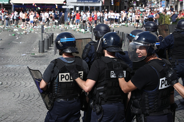 Euro 2016, scontri a Marsiglia: l’allarme hooligans dimenticato per l’Isis Euro 2016, scontri a Marsiglia: l’allarme hooligans dimenticato per l’Isis