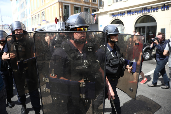 Euro 2016, scontri a Marsiglia: l’allarme hooligans dimenticato per l’Isis Euro 2016, scontri a Marsiglia: l’allarme hooligans dimenticato per l’Isis