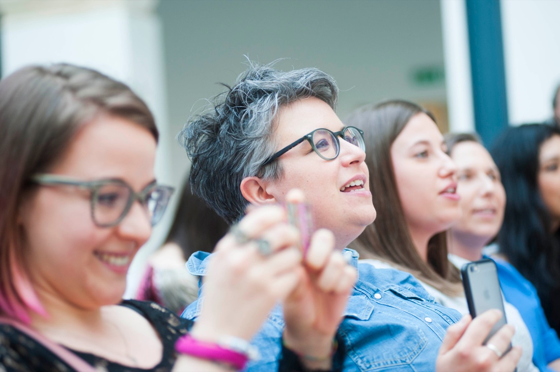 Annalisa: “Per me cantare ha a che fare con la fisica” – FOTO e VIDEO