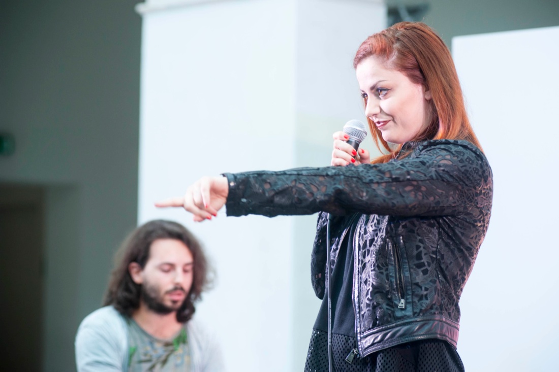 Annalisa: “Per me cantare ha a che fare con la fisica” – FOTO e VIDEO