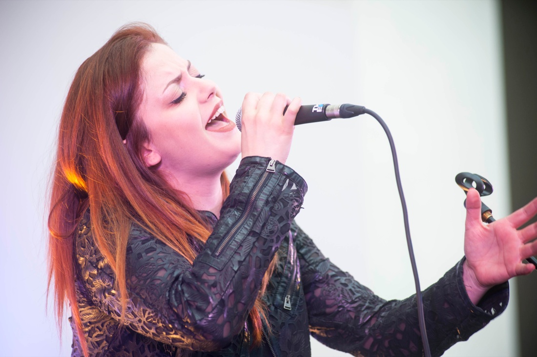 Annalisa: “Per me cantare ha a che fare con la fisica” – FOTO e VIDEO