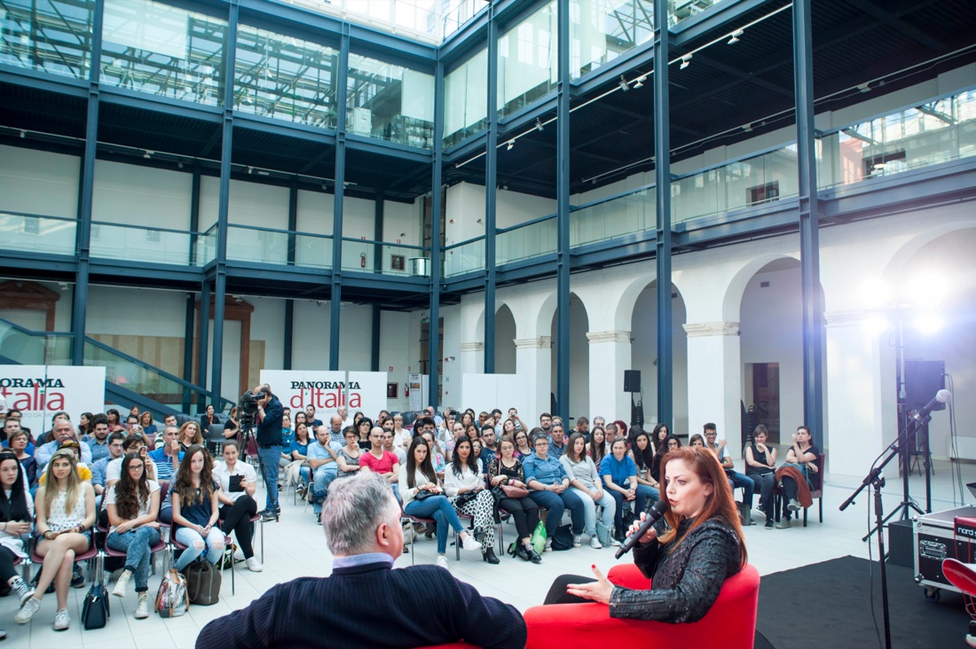 Annalisa: “Per me cantare ha a che fare con la fisica” – FOTO e VIDEO