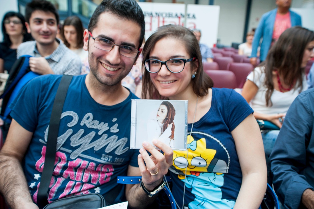 Annalisa: “Per me cantare ha a che fare con la fisica” – FOTO e VIDEO