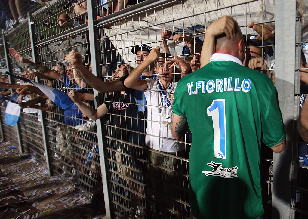 Il Pescara in serie A con Oddo che consola Cosmi, un esempio di bel calcio