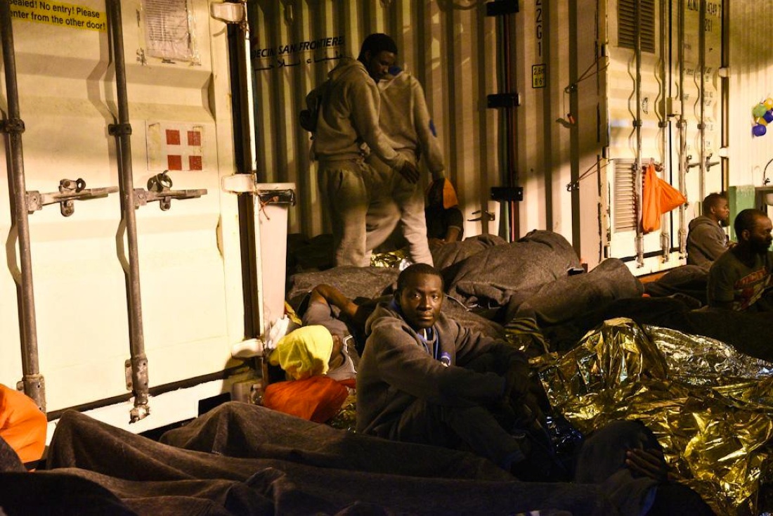 Migranti, sbarcati a Palermo in 592 con Medici senza Frontiere Migranti, sbarcati a Palermo in 592 con Medici senza Frontiere