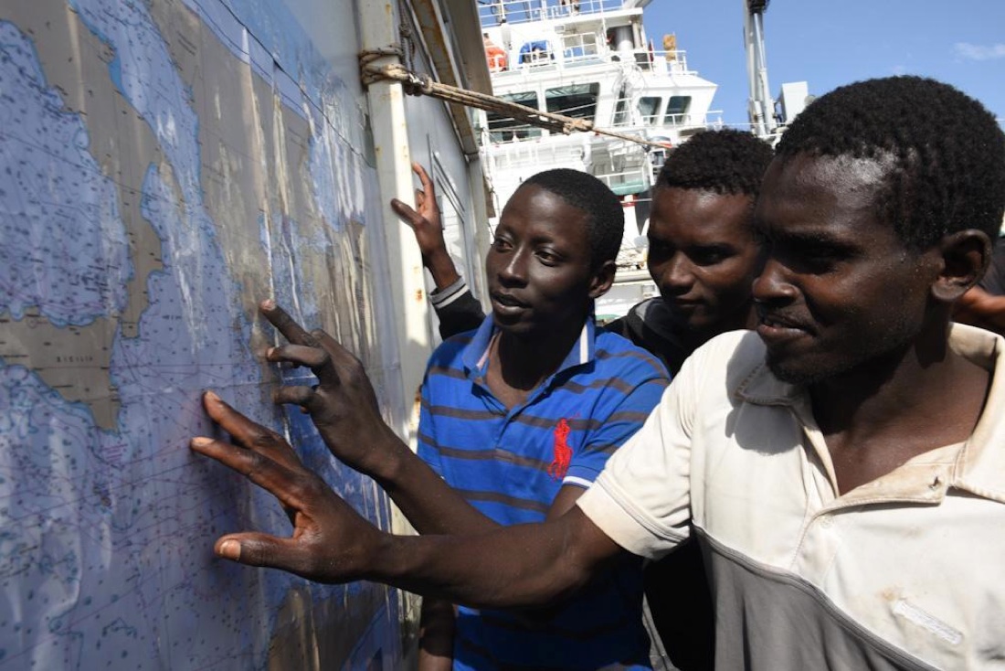 Migranti, sbarcati a Palermo in 592 con Medici senza Frontiere Migranti, sbarcati a Palermo in 592 con Medici senza Frontiere