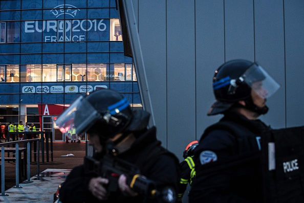 Euro 2016, allarme sicurezza: ma il terrorismo non ferma i tifosi Euro 2016, allarme sicurezza: ma il terrorismo non ferma i tifosi