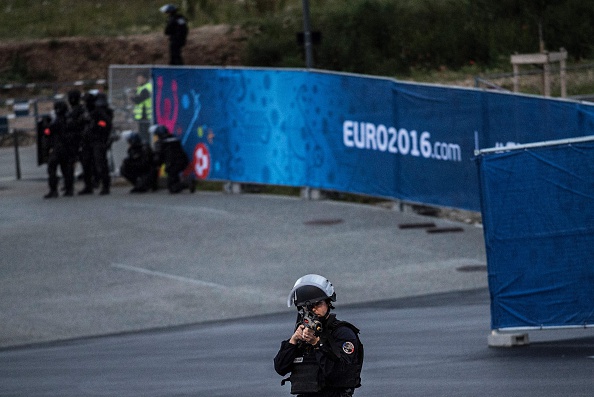 Euro 2016, allarme sicurezza: ma il terrorismo non ferma i tifosi Euro 2016, allarme sicurezza: ma il terrorismo non ferma i tifosi