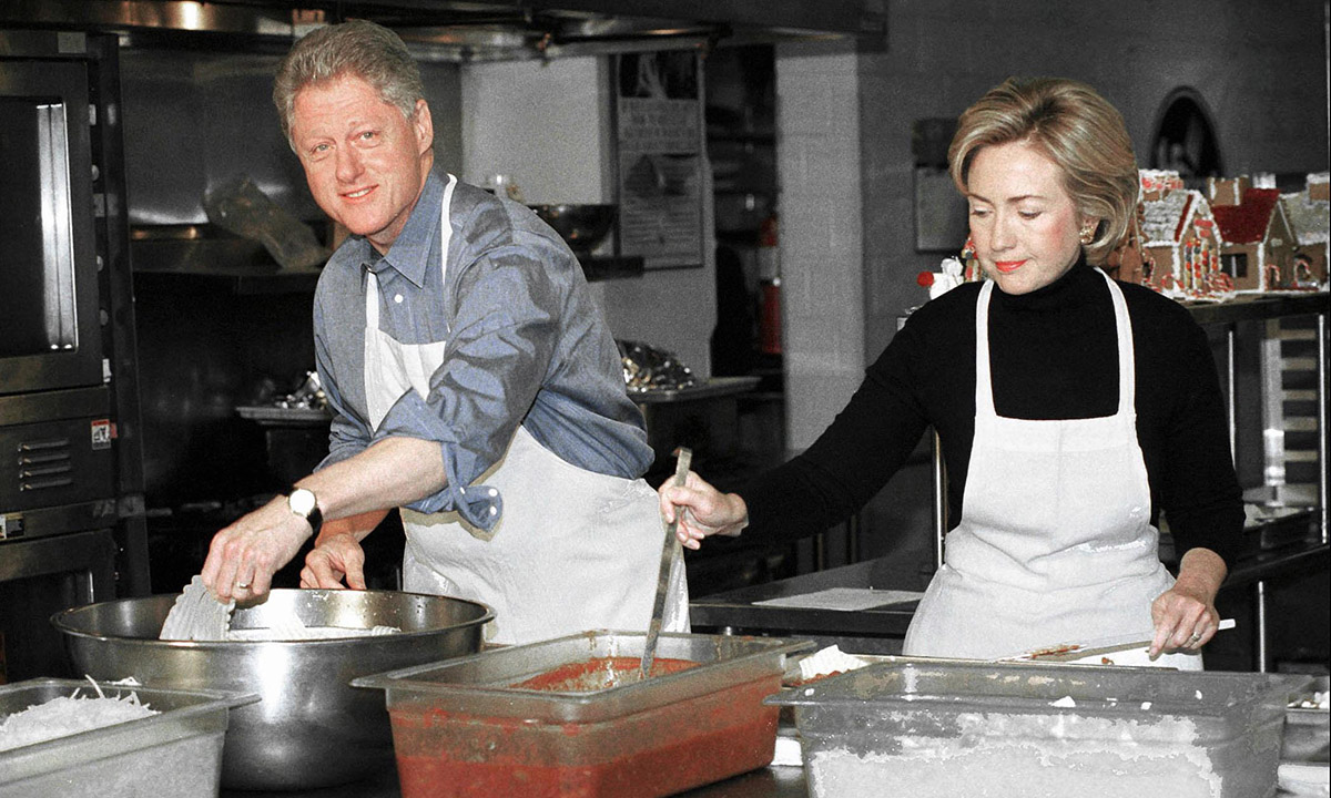 Obama in campo per Hillary Clinton: “Nessuno è meglio di lei”