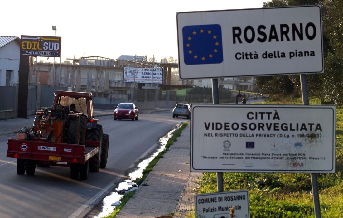 Rosarno, la tendopoli è una “bomba sociale”