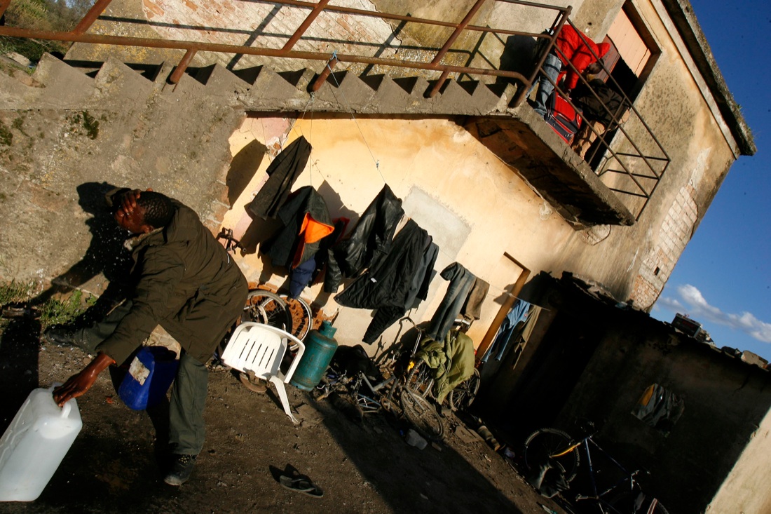 Rosarno, la tendopoli è una “bomba sociale”