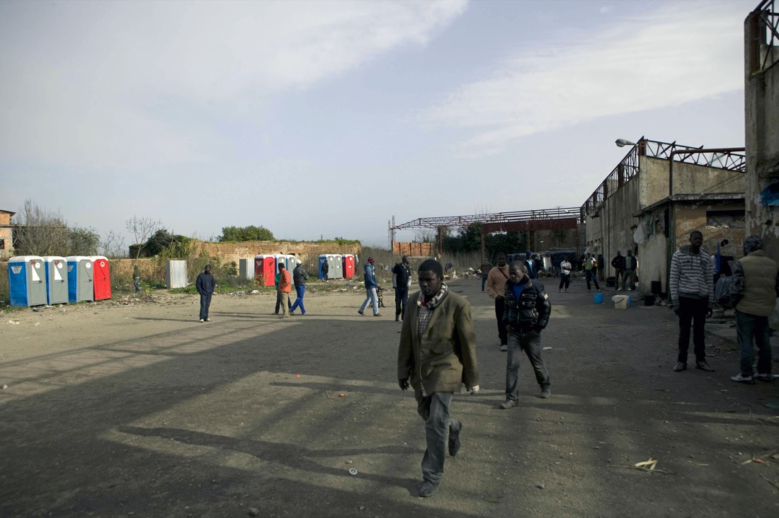 Rosarno, la tendopoli è una “bomba sociale”