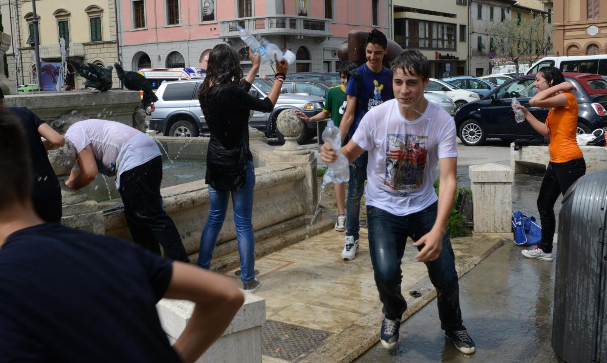 Galleria foto 'Ultimo giorno di scuola: niente feste per uno studente su cinque' - foto 3
