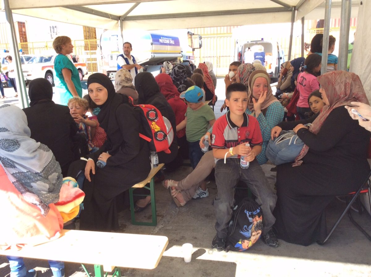 Galleria foto '“Altromare”, le foto degli sbarchi degli immigrati in mostra a Roma' - foto 5