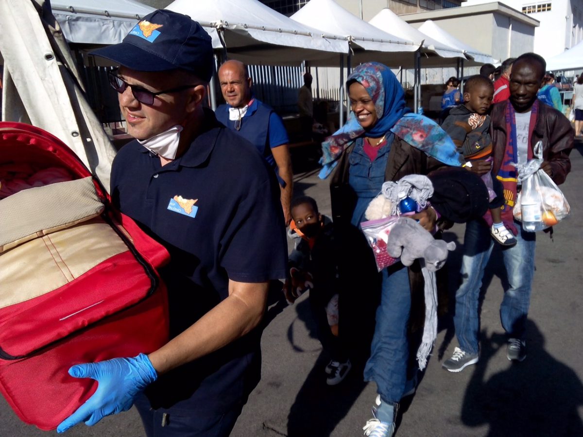 “Altromare”, le foto degli sbarchi degli immigrati in mostra a Roma “Altromare”, le foto degli sbarchi degli immigrati in mostra a Roma