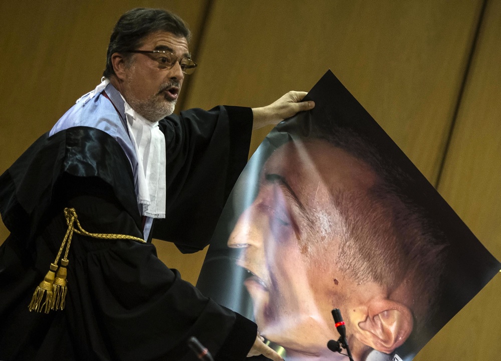 Cucchi, le accuse del Pg ai medici: “Torturato come Regeni” Cucchi, le accuse del Pg ai medici: “Torturato come Regeni”
