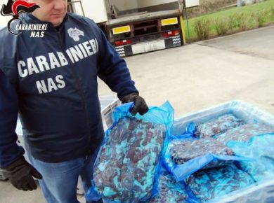 Prosciutto crudo: la truffa degli scarti venduti come Dop