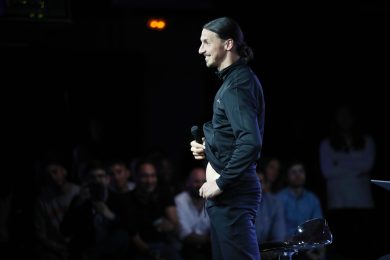 Ibrahimovic e il trucco in diretta: niente annuncio, solo uno spot