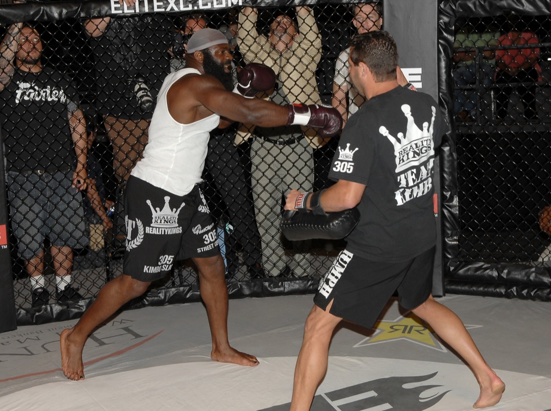 MMA: muore Kimbo Slice, icona degli street-fighter MMA: muore Kimbo Slice, icona degli street-fighter