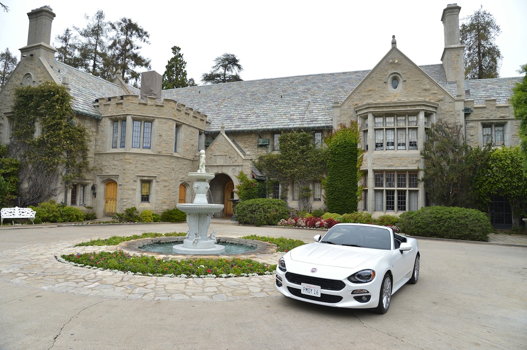 Playboy Mansion, venduta la dimora di Hugh Hefner