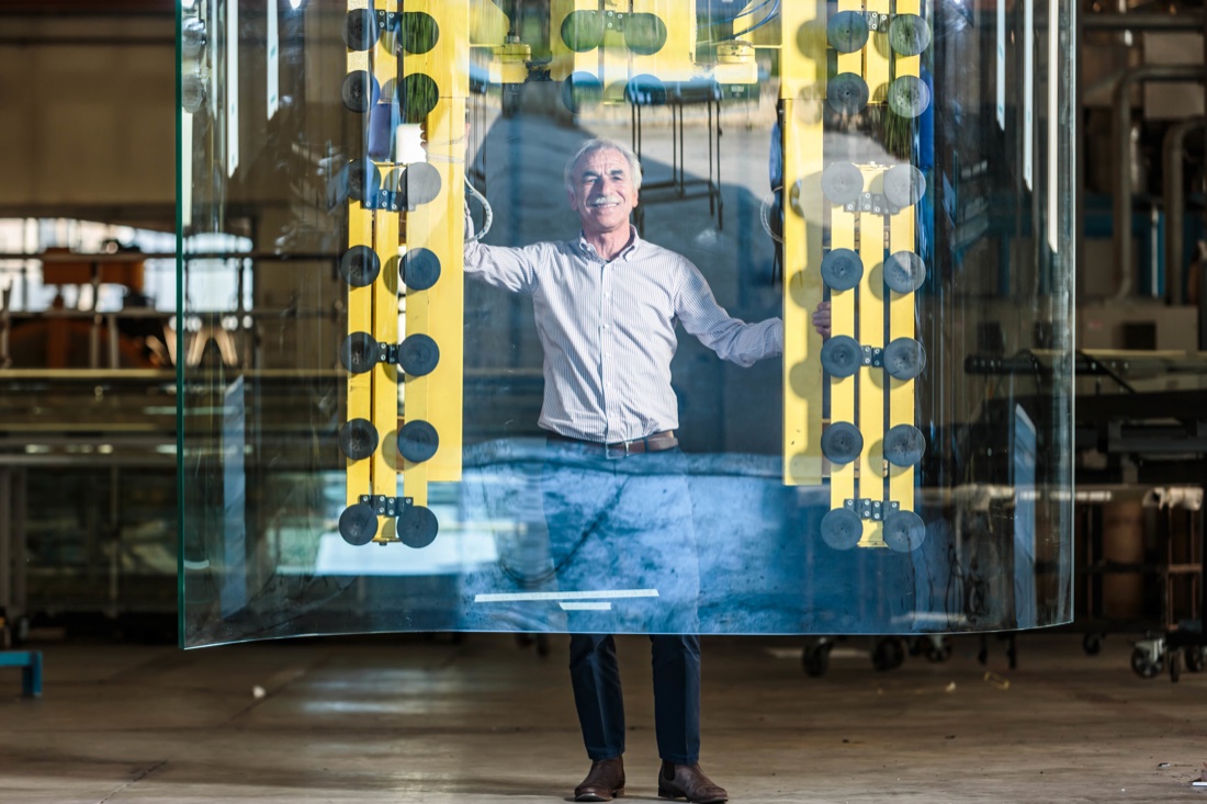 Il vetro va anche in curva Il vetro va anche in curva