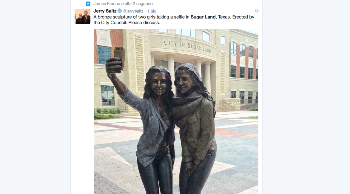 In Texas arriva la statua dedicata ai selfie