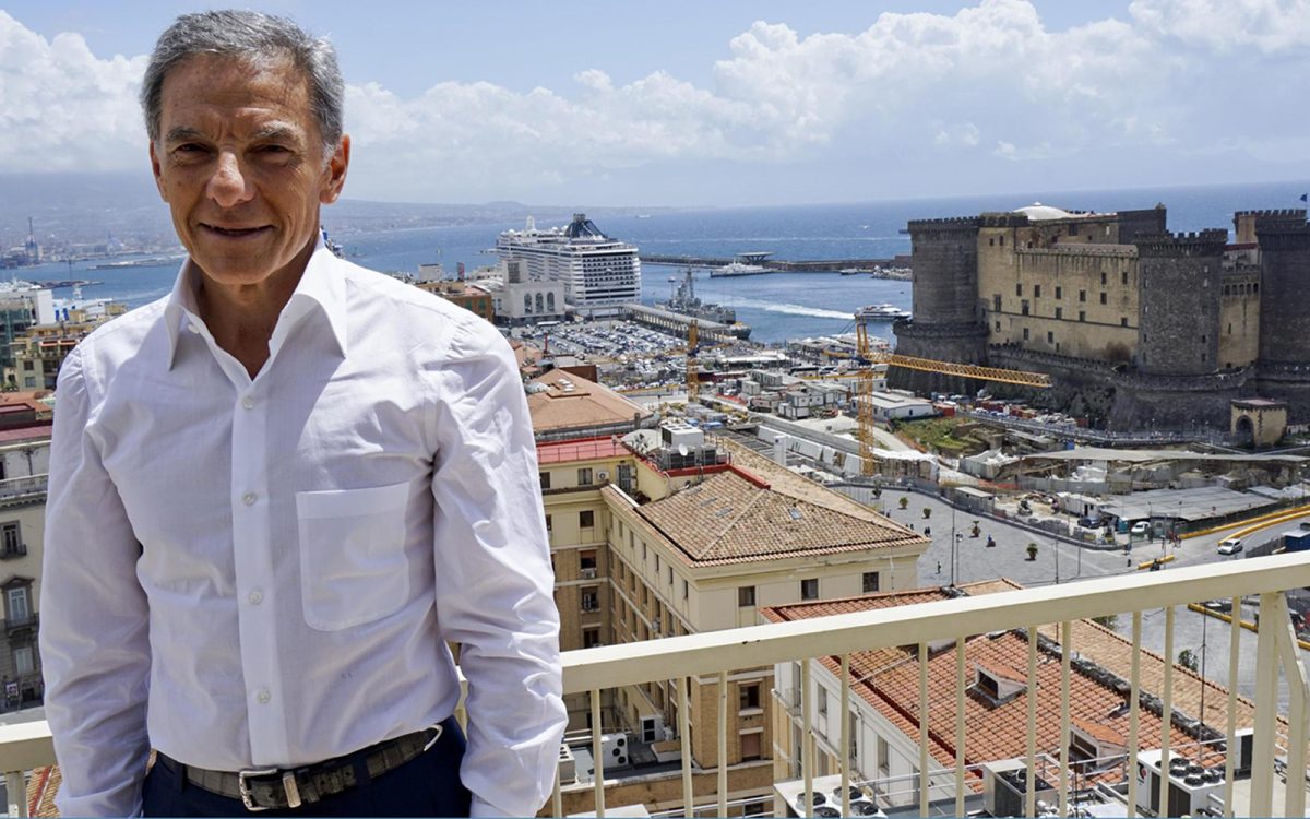 Galleria foto 'Elezioni a Napoli, De Magistris e Lettieri al ballottaggio' - foto 9