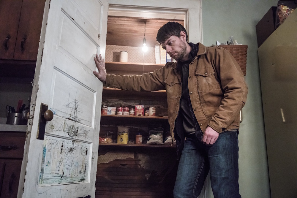 Outcast, foto, trailer e cose da sapere sulla nuova serie horror Outcast, foto, trailer e cose da sapere sulla nuova serie horror