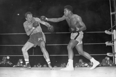 Muhammad Ali: i 10 knockouts del Re del pugilato
