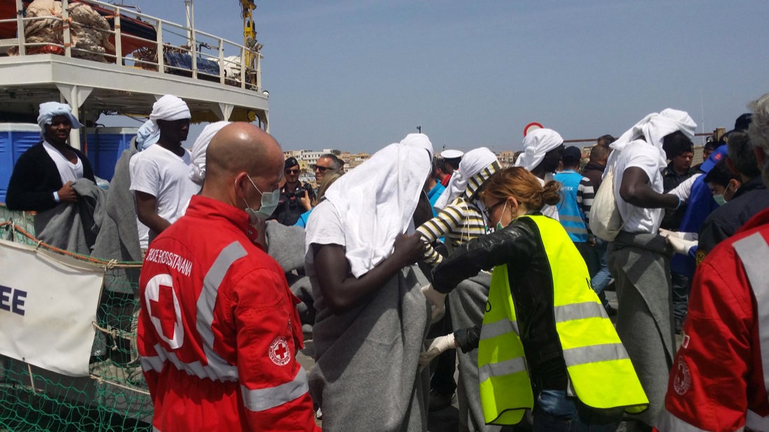 Migranti, così l’Italia cerca di governare l’emergenza