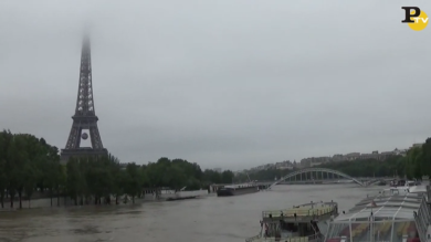 Parigi: la piena della Senna. Chiuso il Louvre