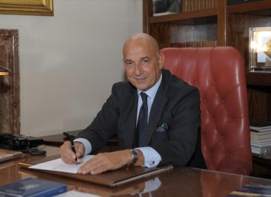 “Vincenzo, perché vai fuori registro?”