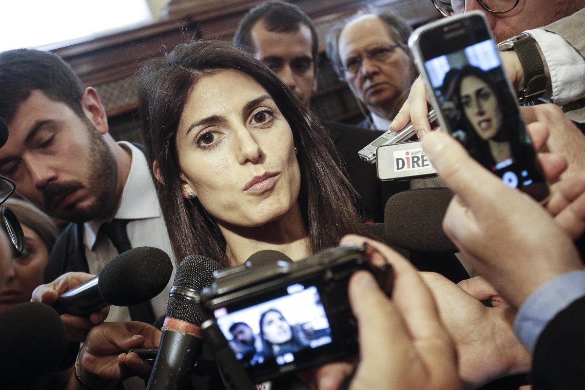 Galleria foto 'Viriginia Raggi e l’emergenza rifiuti a Roma' - foto 9