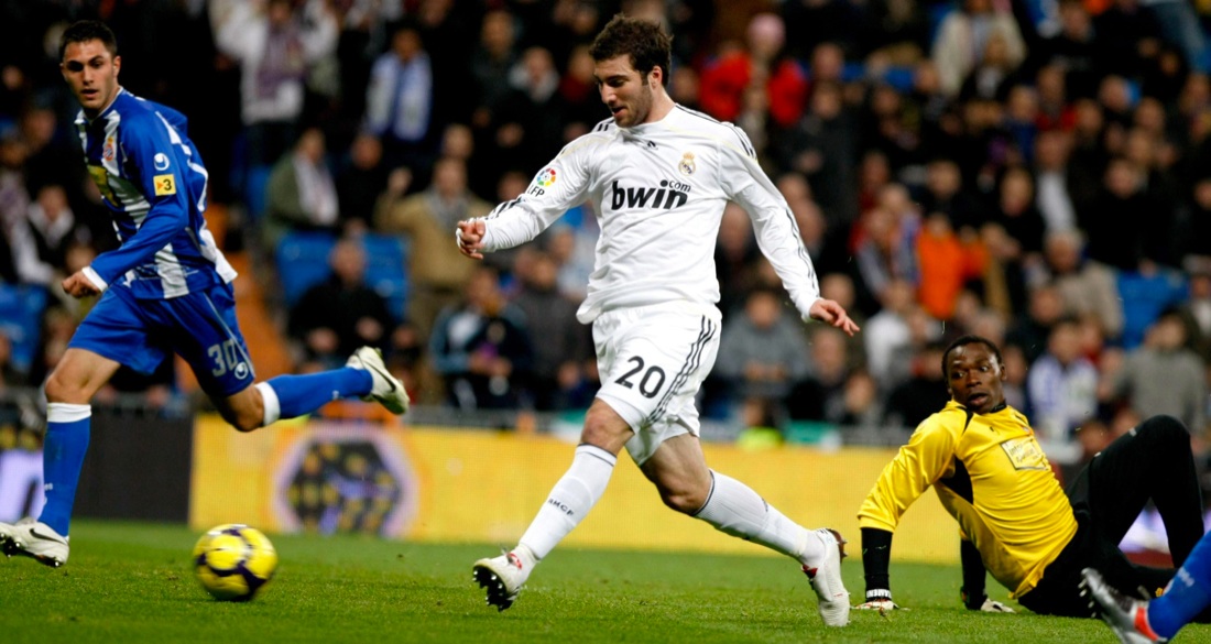 Higuain alla Juve: con 7,5 milioni a stagione è il più pagato in Serie A Higuain alla Juve: con 7,5 milioni a stagione è il più pagato in Serie A