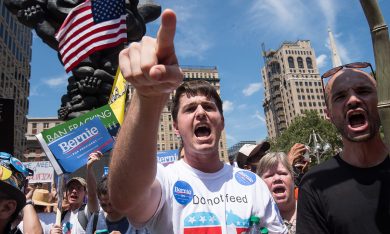 “Bernie o niente”: i fan di Sanders contro Hillary Clinton