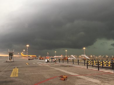 Maltempo nel weekend. E voli dirottati per un nubifragio a Malpensa