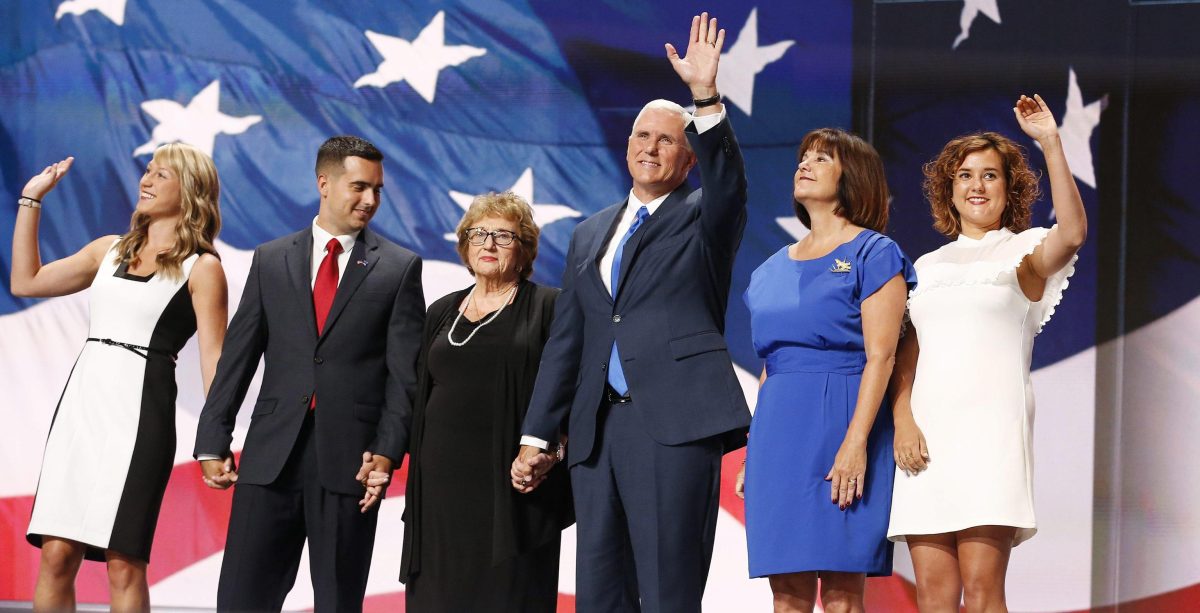 Galleria foto 'Usa 2016: Chi è Mike Pence, l’ultraconservatore candidato alla vicepresidenza' - foto 7