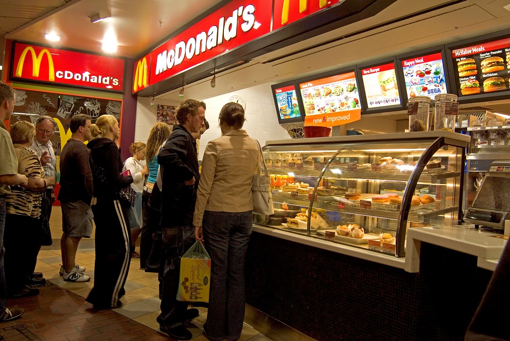 McDonald’s e Starbucks mettono al bando il porno