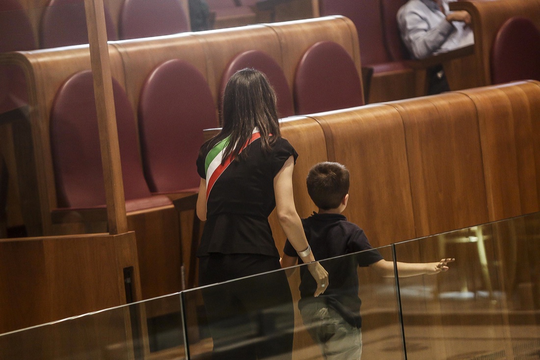 Virginia Raggi al lavoro, ma senza fretta Virginia Raggi al lavoro, ma senza fretta