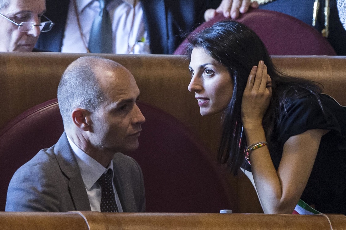 Virginia Raggi al lavoro, ma senza fretta Virginia Raggi al lavoro, ma senza fretta