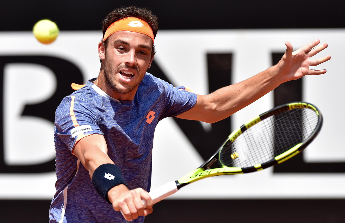 Tennis: Cecchinato condannato per le scommesse Tennis: Cecchinato condannato per le scommesse
