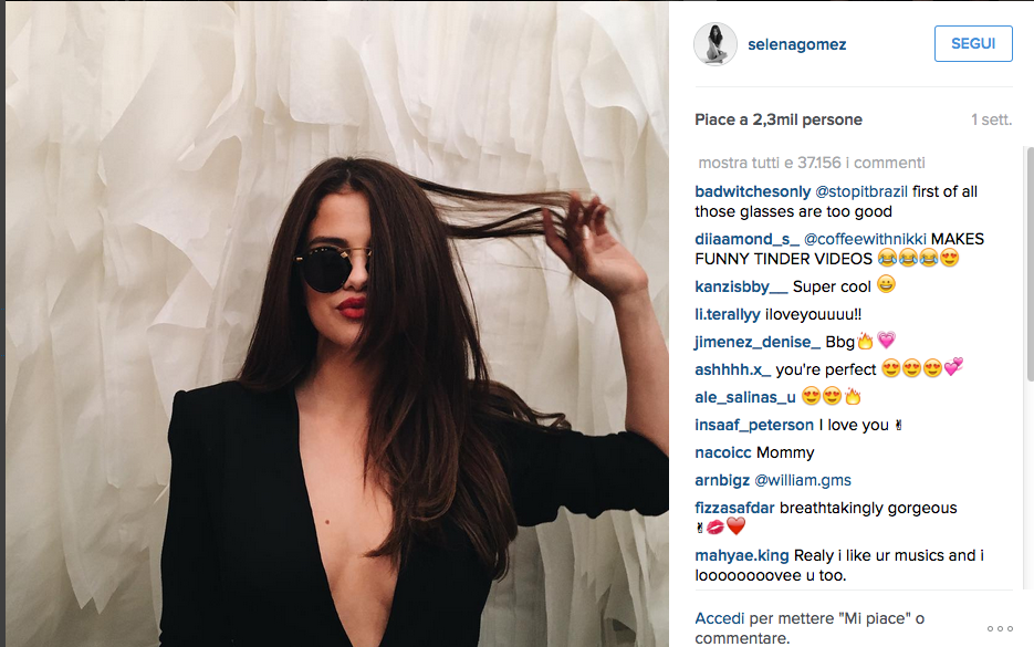 Selena Gomez, selfie record da quasi 5 milioni di like Selena Gomez, selfie record da quasi 5 milioni di like