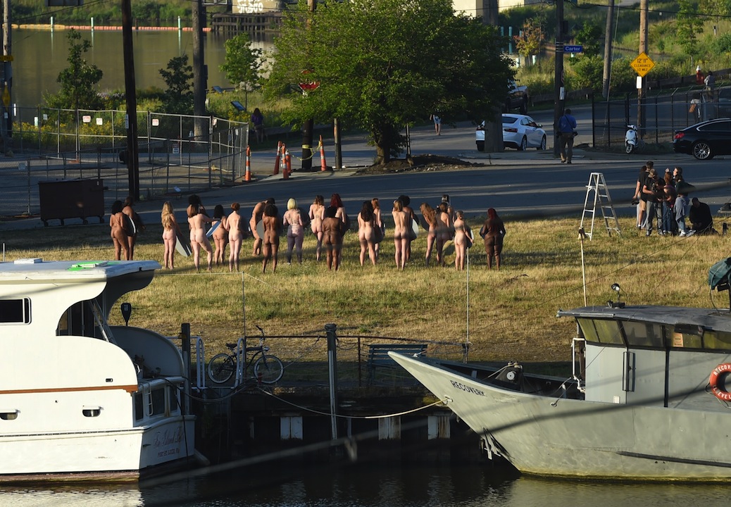 Galleria foto 'Cento donne nude contro Trump: l’installazione di Tunick a Cleveland' - foto 5
