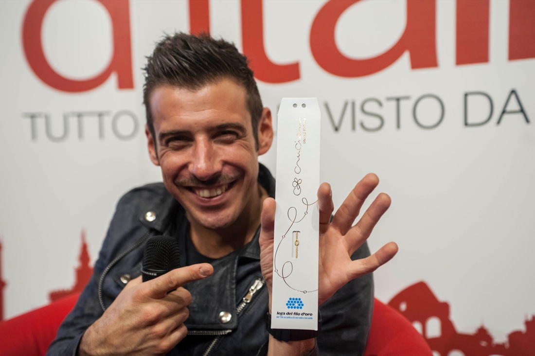 L’abbraccio di Panorama al paese