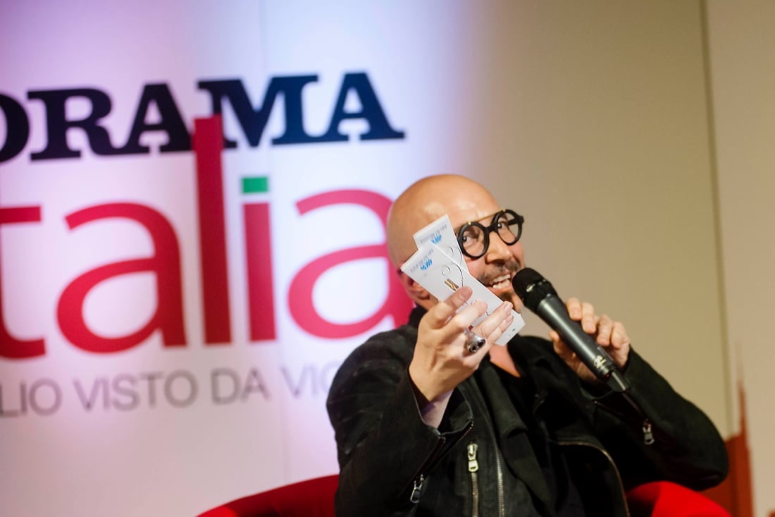 L’abbraccio di Panorama al paese